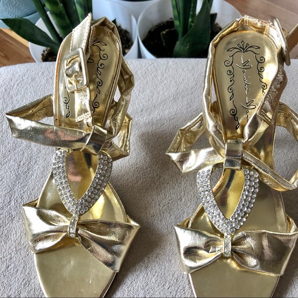 ✨2/$15✨ Shoes: Mariachi Mani 4” Heels, Size 6 🛍 Bundle Me! - Picture 4 of 14